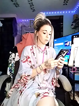 Purple2StayThnxx online show from 02-22-26, 06:24