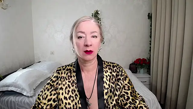 hunters woman online show from 02-09-26, 10:47