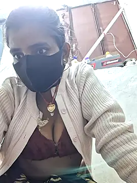 RAYI Queen 3 online show from 12-14-25, 04:01