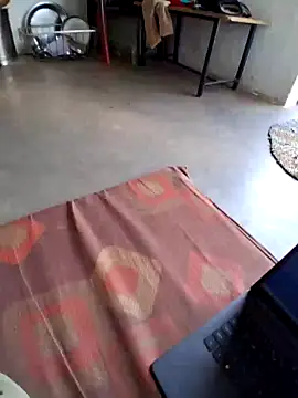 RAYI Queen 3 online show from 12-20-25, 03:46