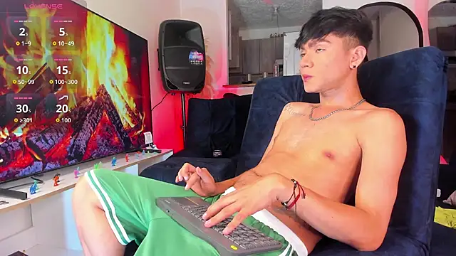 Snapshot of Steven_baby69 chatting on 11-30-25, 03:43 Steven baby69 online show from 11-30-25, 03:43