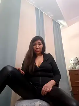 Snapshot of HellaWerlous chatting on 12-21-25, 09:27 HellaWerlous online show from 12-21-25, 09:27