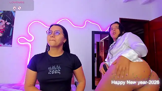 Snapshot of Dilan_and_Mia chatting on 01-08-26, 12:51 Dilan and Mia online show from 01-08-26, 12:51