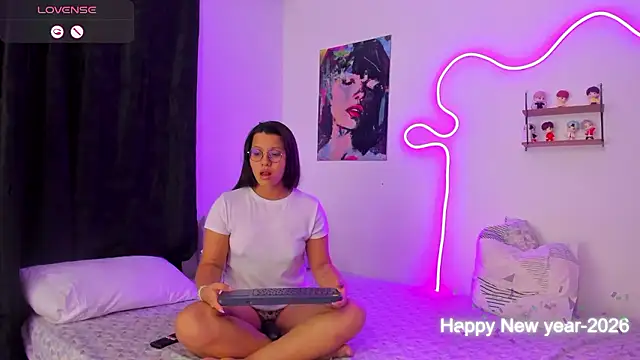 Snapshot of Dilan_and_Mia chatting on 01-10-26, 04:36 Dilan and Mia online show from 01-10-26, 04:36