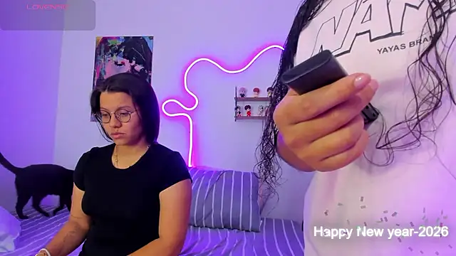 Snapshot of Dilan_and_Mia chatting on 01-15-26, 06:18 Dilan and Mia online show from 01-15-26, 06:18