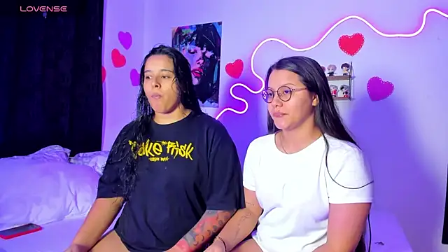 Dilan and Mia online show from 04-14-26, 11:33