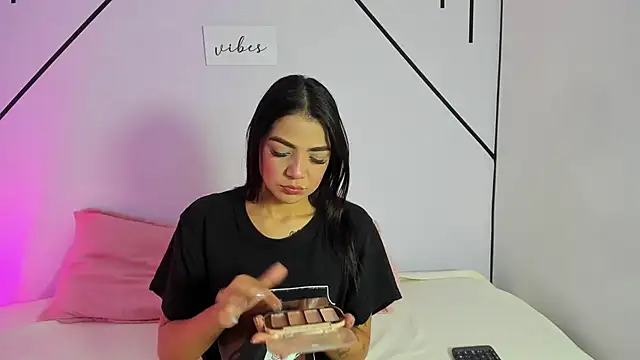 MiahCornell  online show from 10-28-25, 06:43