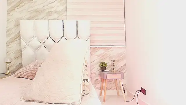 cataleya ebony  online show from 01-12-26, 03:01