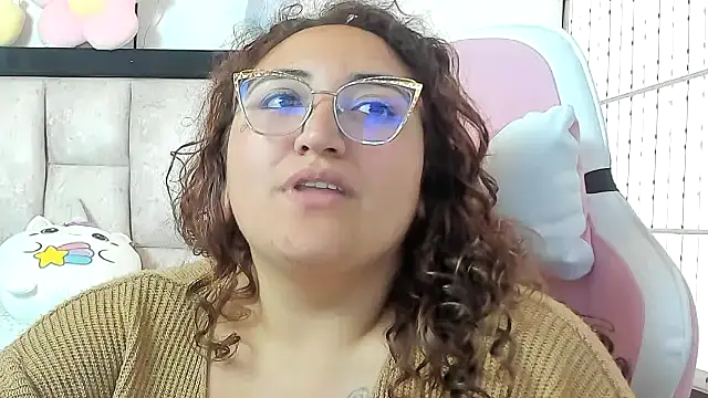 Snapshot of charlloteevans_X chatting on 09-17-25, 04:08 charlloteevans X online show from 09-17-25, 04:08