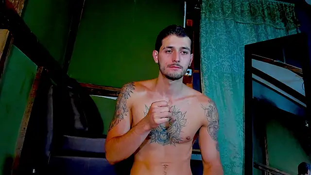 alejo  323   online show from 04-24-26, 03:42