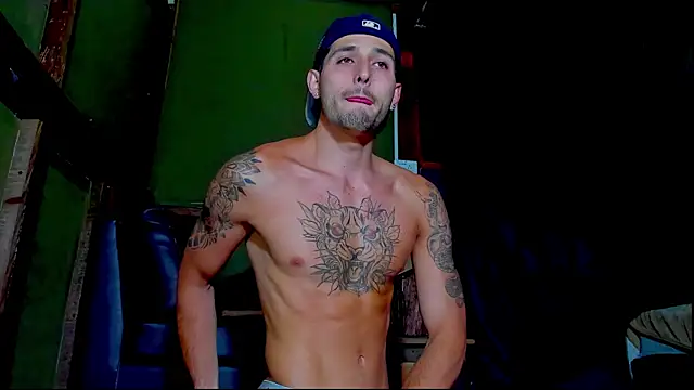 alejo  323   online show from 07-06-26, 02:52