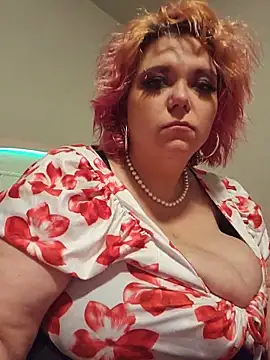 Snapshot of g0lden_are0las89 chatting on 06-18-26, 04:00 g0lden are0las89 online show from 06-18-26, 04:00