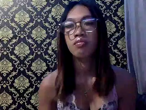 Snapshot of your_wifey chatting on 09-24-25, 12:08 your wifey online show from 09-24-25, 12:08