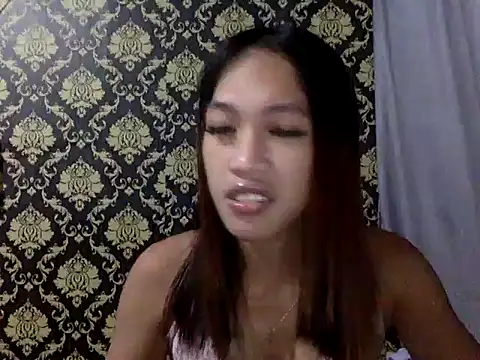 Snapshot of your_wifey chatting on 10-11-25, 11:31 your wifey online show from 10-11-25, 11:31