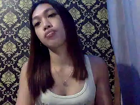Snapshot of your_wifey chatting on 10-23-25, 12:26 your wifey online show from 10-23-25, 12:26