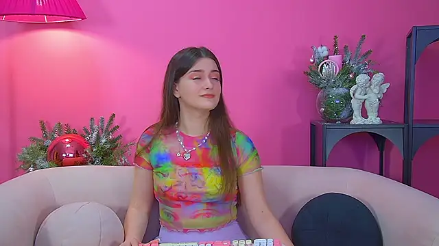 Snapshot of JessicaJewells chatting on 12-16-25, 06:40 JessicaJewells online show from 12-16-25, 06:40