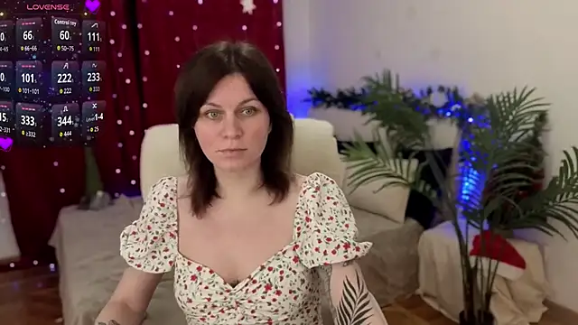 Snapshot of TinaMelt chatting on 12-05-25, 06:37 TinaMelt online show from 12-05-25, 06:37