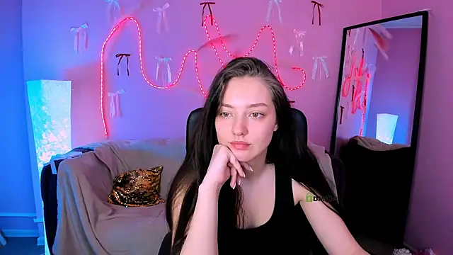 eva smiith  online show from 03-19-26, 06:39