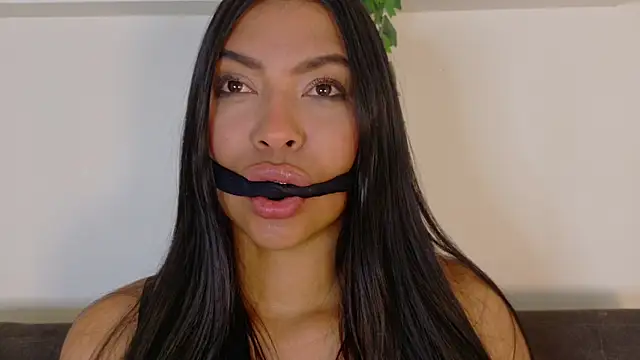 Snapshot of RiriiBrunette__ chatting on 04-30-26, 08:57 RiriiBrunette online show from 04-30-26, 08:57