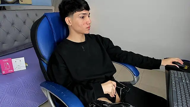 SamBlack  online show from 04-15-26, 12:45