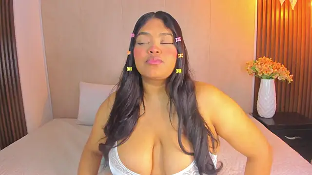 Snapshot of RileyDolly chatting on 11-02-25, 03:20 RileyDolly online show from 11-02-25, 03:20