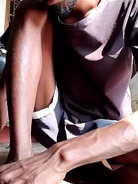 Snapshot of RAYI_Queen_4 chatting on 12-02-25, 05:46 RAYI Queen 4 online show from 12-02-25, 05:46