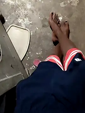 Snapshot of RAYI_Queen_4 chatting on 12-03-25, 01:53 RAYI Queen 4 online show from 12-03-25, 01:53