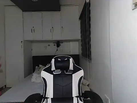 eattmebabyy online show from 03-01-26, 11:23