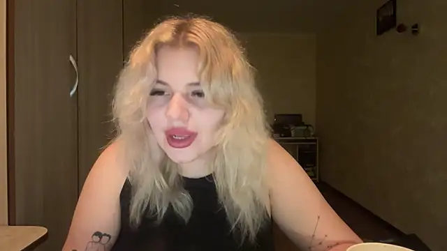 sunshinyflash online show from 12-05-25, 05:42