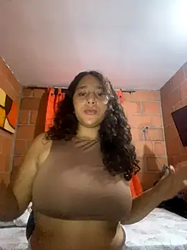 Snapshot of AnaisVelvet11 chatting on 10-18-25, 12:13 AnaisVelvet11 online show from 10-18-25, 12:13