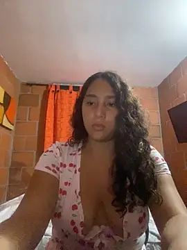 Snapshot of AnaisVelvet11 chatting on 10-22-25, 12:22 AnaisVelvet11 online show from 10-22-25, 12:22