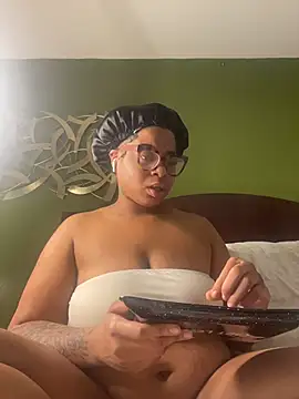 caramel  cremes online show from 11-06-25, 02:34