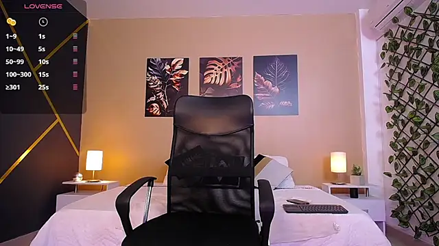 ChristopherBlack  online show from 01-10-26, 01:24