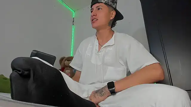 Mateo Escobar online show from 11-29-25, 11:41