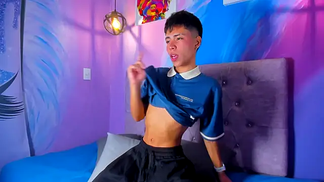 MaxiWildd online show from 11-26-25, 01:01