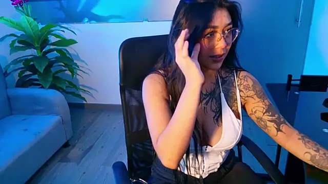 Keyla Cutte online show from 10-30-25, 03:08