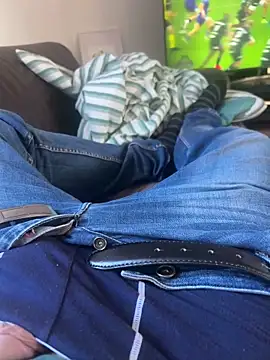 Snapshot of carapace31 chatting on 12-14-25, 02:00 carapace31 online show from 12-14-25, 02:00