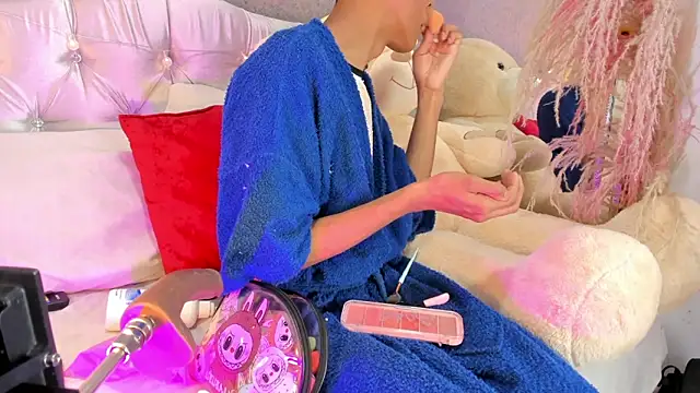 PrincePoppy online show from 10-06-25, 08:39