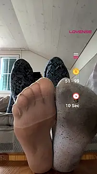 Snapshot of Teafeet chatting on 07-20-26, 11:23 Teafeet online show from 07-20-26, 11:23