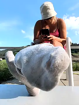 Snapshot of Teafeet chatting on 07-22-26, 03:59 Teafeet online show from 07-22-26, 03:59