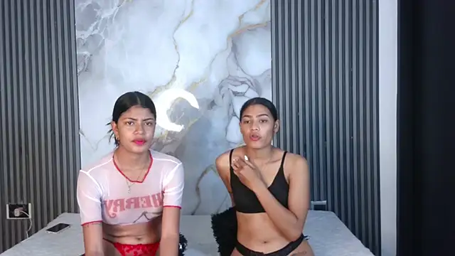 Snapshot of TifanyandLisa chatting on 11-28-25, 08:55 TifanyandLisa online show from 11-28-25, 08:55