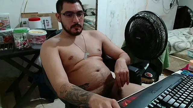 Leonino231 online show from 11-21-25, 05:17