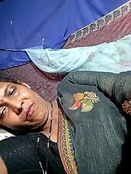 Snapshot of Savita992 chatting on 05-08-26, 08:08 Savita992 online show from 05-08-26, 08:08