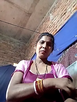 Snapshot of Savita992 chatting on 05-13-26, 02:42 Savita992 online show from 05-13-26, 02:42