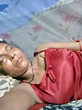 Snapshot of Savita992 chatting on 05-19-26, 08:48 Savita992 online show from 05-19-26, 08:48
