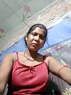 Snapshot of Savita992 chatting on 05-31-26, 06:20 Savita992 online show from 05-31-26, 06:20