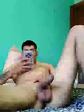 frankitocam4 online show from 02-10-26, 05:28