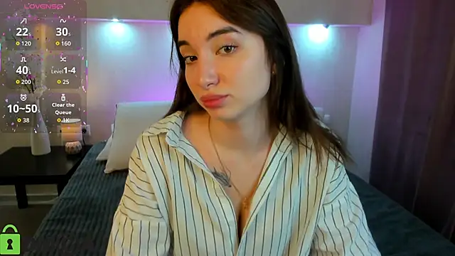 Snapshot of Adelina_Bliss chatting on 02-01-26, 01:04 Adelina Bliss online show from 02-01-26, 01:04