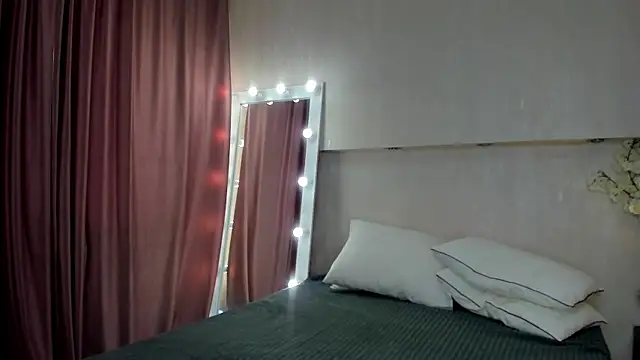 Adelina Bliss online show from 04-12-26, 09:25