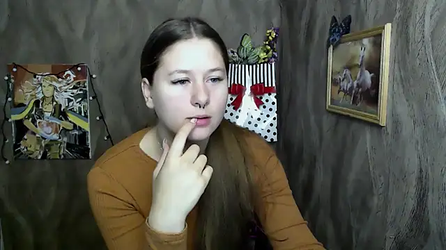 Snapshot of Linda_S_ chatting on 09-13-25, 05:18 Linda S  online show from 09-13-25, 05:18